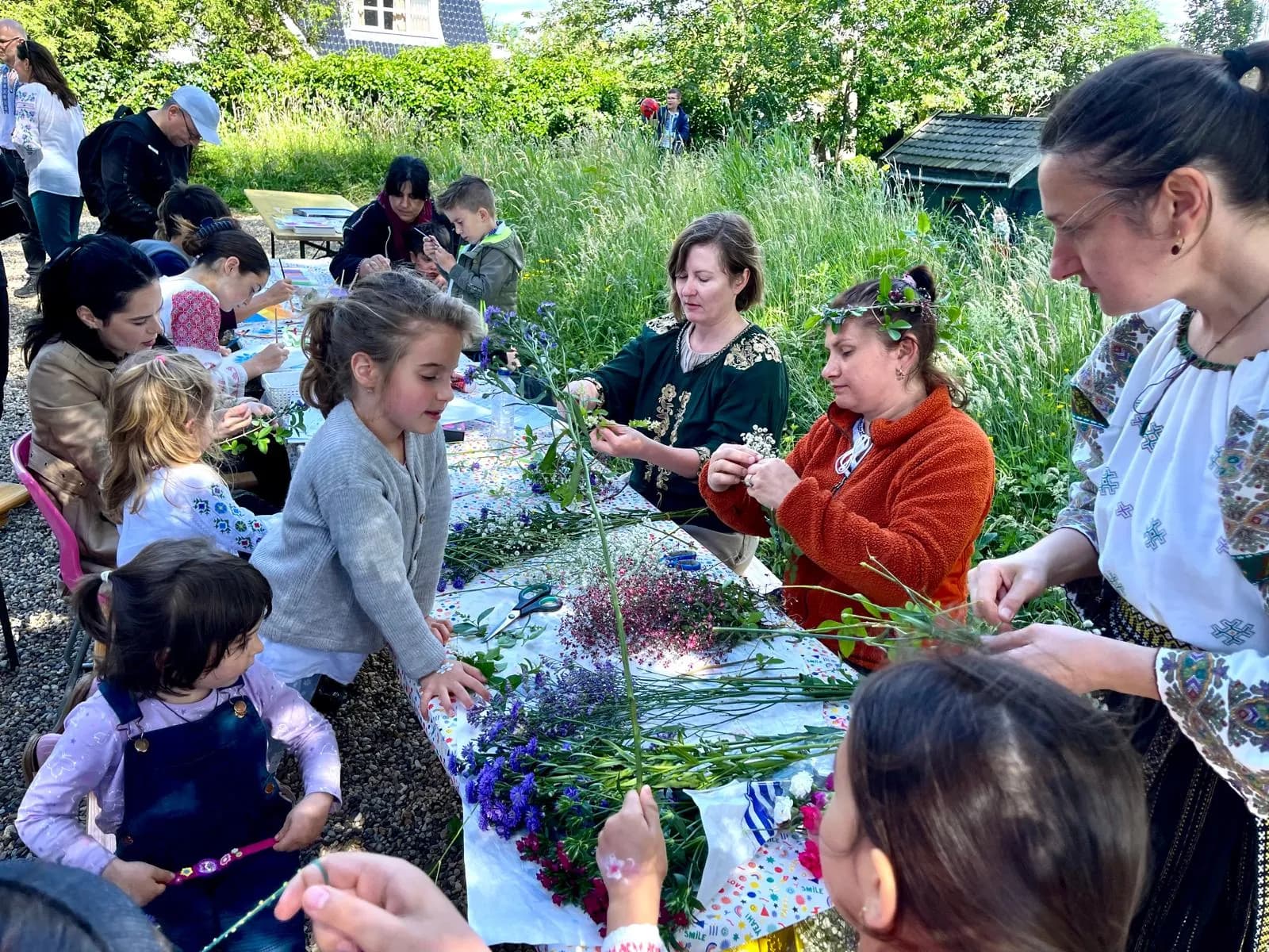 Atelier de coronițe de flori la un eveniment Nepsis